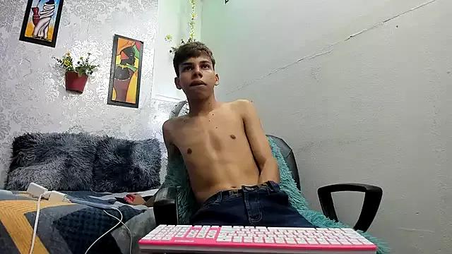 sexyboys_cutex18 from StripChat is Freechat