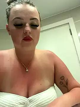 SexySashaxox from StripChat is Freechat