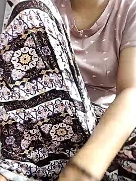 shalini_fire from StripChat is Freechat
