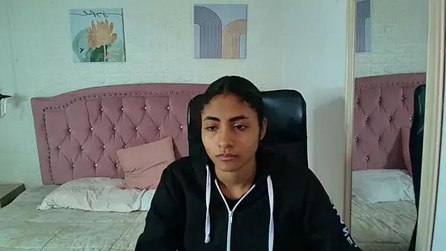 shaneelle from StripChat is Freechat