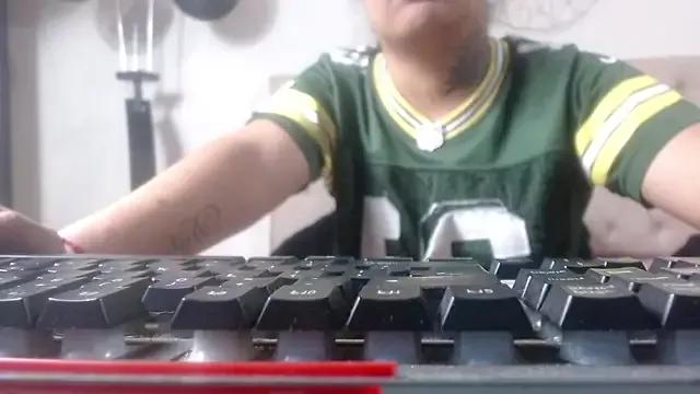 sharon_and_sharit from StripChat is Freechat