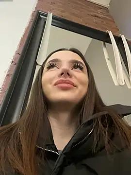 shuggybaby from StripChat is Freechat