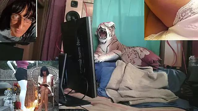 SissiDomination from StripChat is Freechat