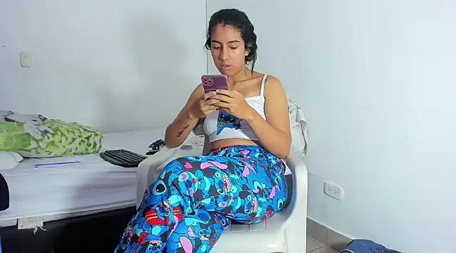 skinnyanai2 from StripChat is Freechat
