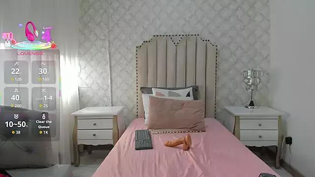 SkinnyGirl_28 from StripChat is Freechat