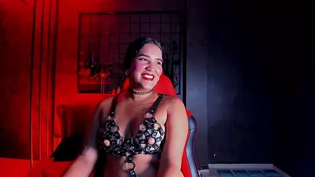 slave_cami from StripChat is Freechat
