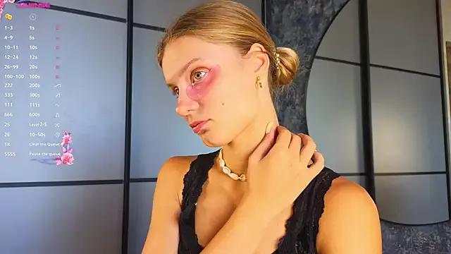 SoftBliss from StripChat is Freechat