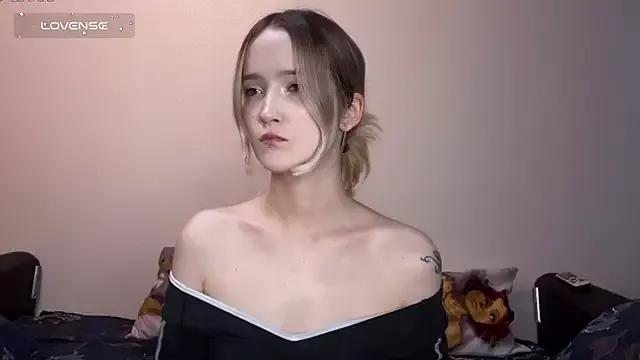 SoftcoreAlly from StripChat is Freechat