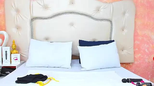 SophieBlake_ from StripChat is Freechat