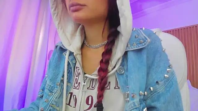 sophiecherry_ from StripChat is Freechat