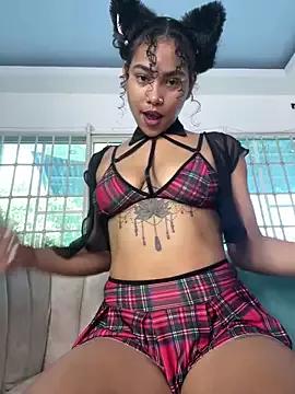 SophieD from StripChat is Freechat