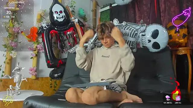 spicy_adonhis from StripChat is Freechat