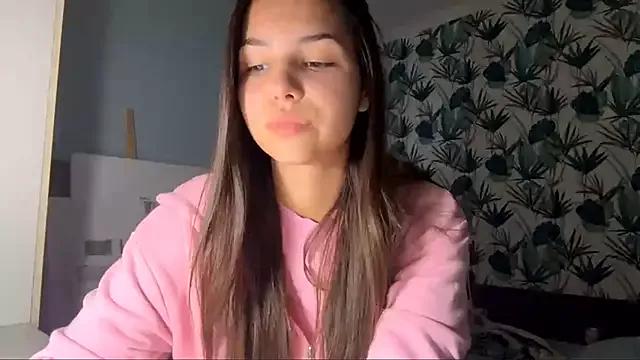 StawBerrys from StripChat is Freechat