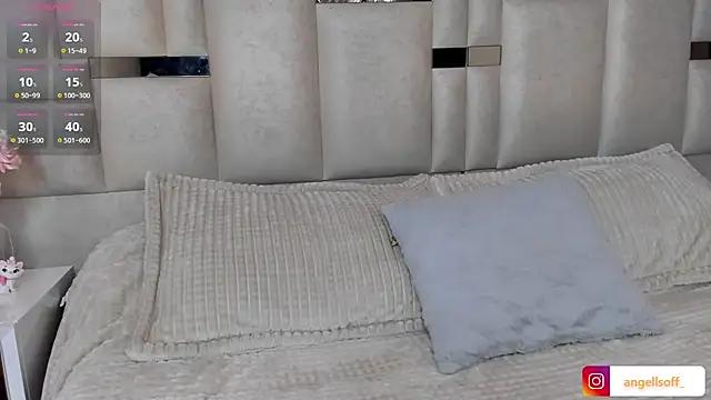 Stefanie_Fiore from StripChat is Freechat