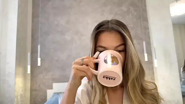 StellaDuwe from StripChat is Freechat