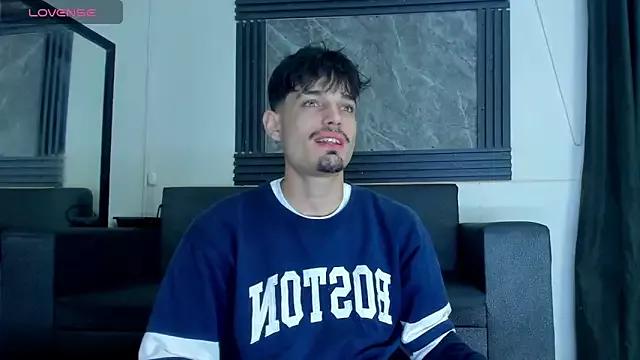 Stevengreen_ from StripChat is Freechat