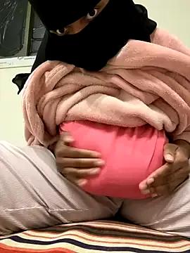 Submissive_Arab from StripChat is Freechat