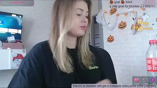 SuchCute from StripChat is Freechat