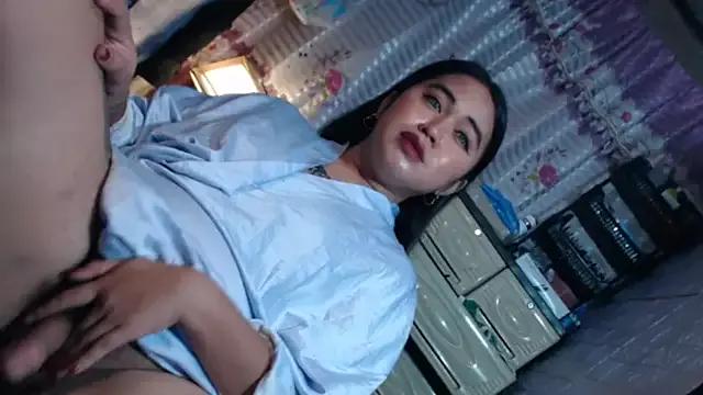 Sugar_Plum from StripChat is Freechat