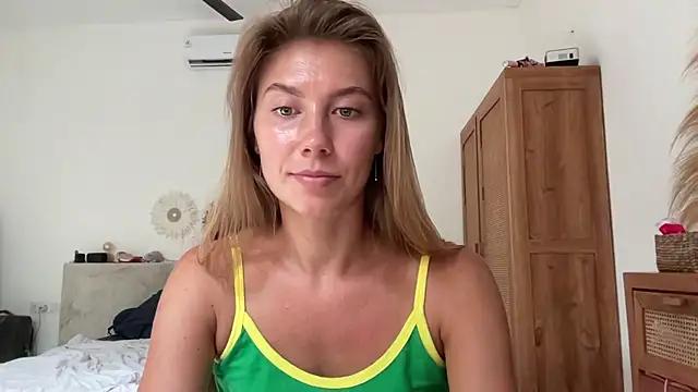 Surf_Girl from StripChat is Freechat