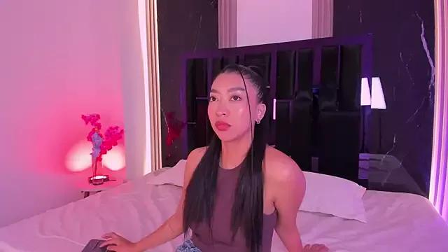 Sussyrosse_ from StripChat is Freechat