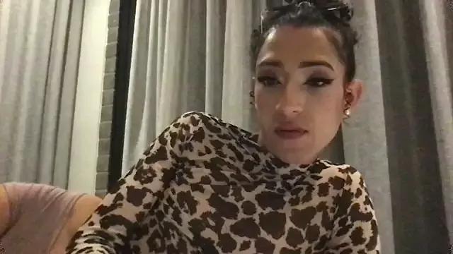 sweet_amalia4 from StripChat is Freechat