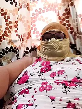 sweetheart_rooh from StripChat is Freechat