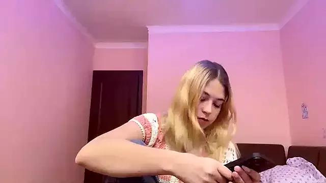 SweetyLolys from StripChat is Freechat