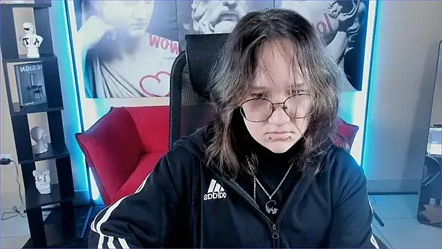 Sylvia_Reed from StripChat is Freechat