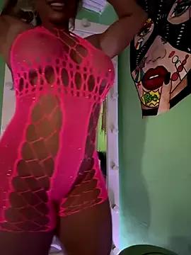 Photos of TamaraSavage from StripChat is Freechat