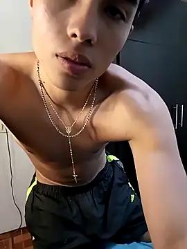 thomas_riverxx from StripChat is Freechat