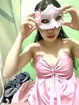 Tin_tanny from StripChat is Freechat