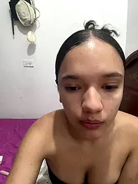 TinyCurlQueen from StripChat is Freechat