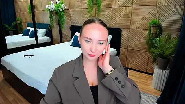 TrueReincarnation from StripChat is Freechat