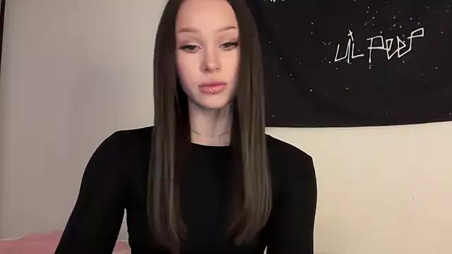 ur_molly from StripChat is Freechat