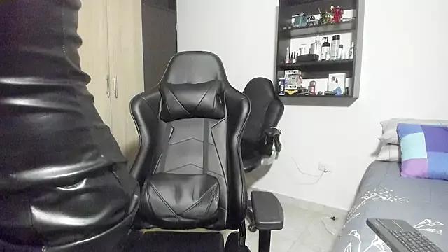 urLittlesissy from StripChat is Freechat