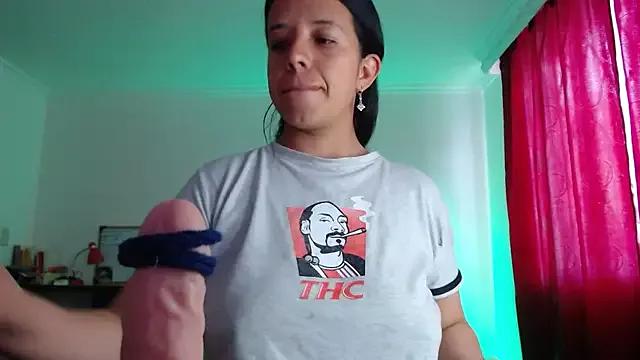 VALERY_MEER from StripChat is Freechat