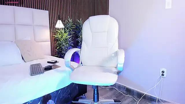 VanneCamiel from StripChat is Freechat