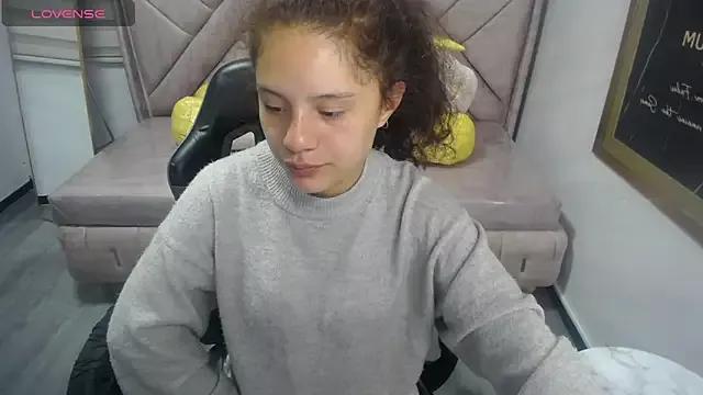 Velvet_Moon_V from StripChat is Freechat