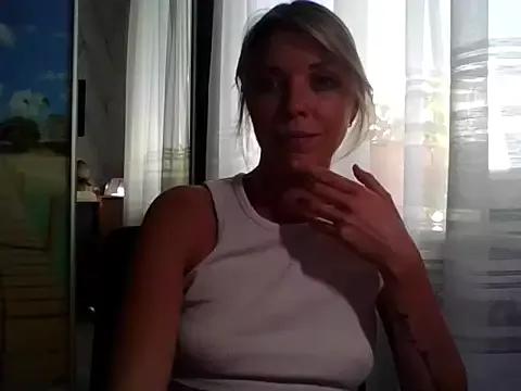 VelvetLove287 from StripChat is Freechat