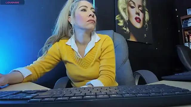 viktoria_davis_ from StripChat is Freechat