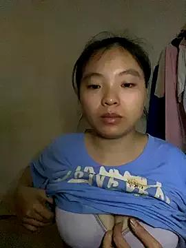 viluna from StripChat is Freechat