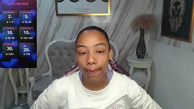 Violeth_b from StripChat is Freechat