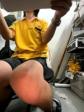 Weakofficeworker from StripChat is Freechat