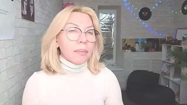 Wendy_Waves from StripChat is Freechat