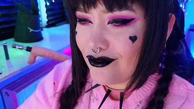 wickedxqueen from StripChat is Freechat