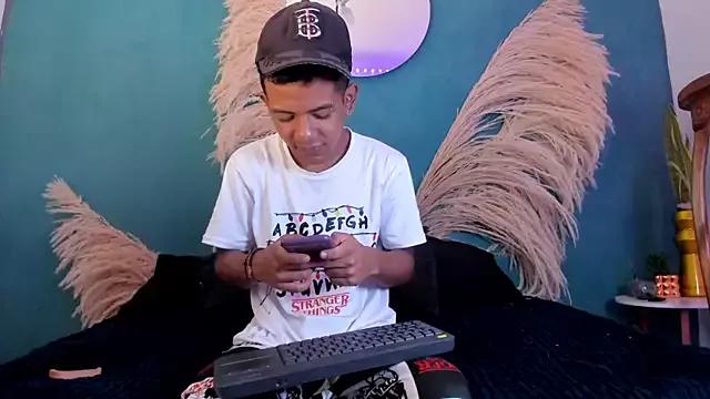 Photos of wild_best from StripChat is Freechat