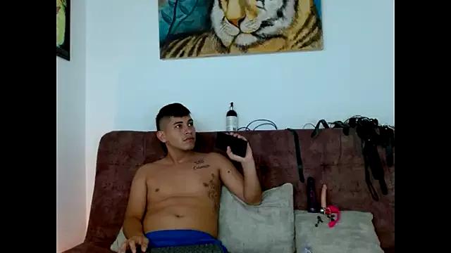 Wild_RoomXxX from StripChat is Freechat