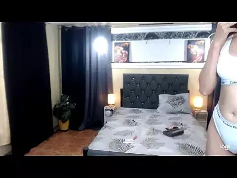 Wildasian69couplexxx from StripChat is Freechat