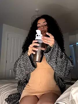 yasmingarcia from StripChat is Freechat